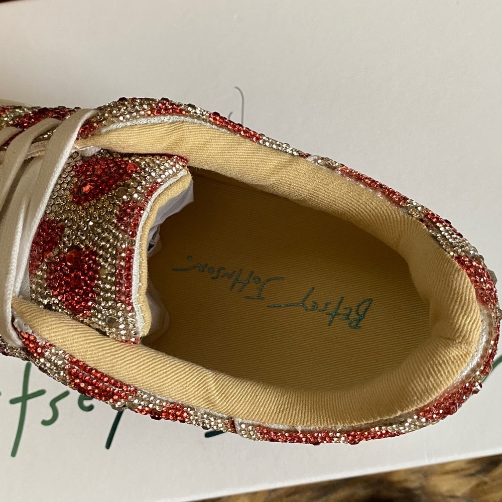 Betsey Johnson Women’s Sidny Platform Sneakers - Hearts - Picture 8 of 8